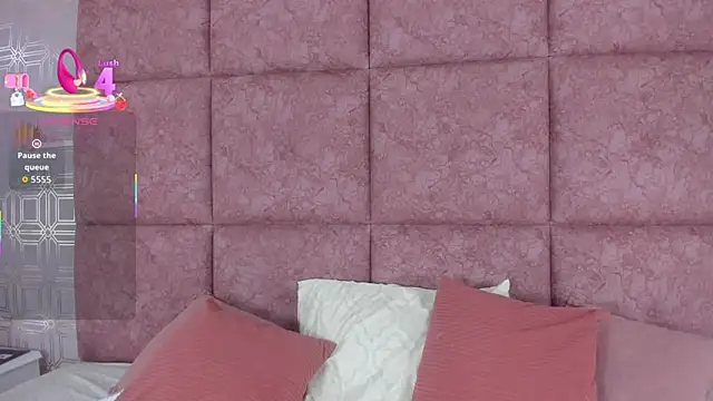 Snapshot of LilyRoxi chatting on November 22, 2025, 9:46 pm LilyRoxi online show from November 22, 2025, 9:46 pm