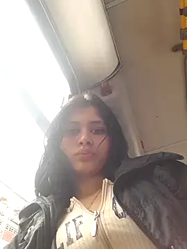 CHLOE ISABELL online show from February 17, 2025, 2:38 pm