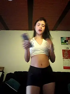 CHLOE ISABELL online show from October 16, 2025, 6:27 pm