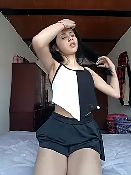 CHLOE ISABELL online show from November 1, 2025, 7:52 pm