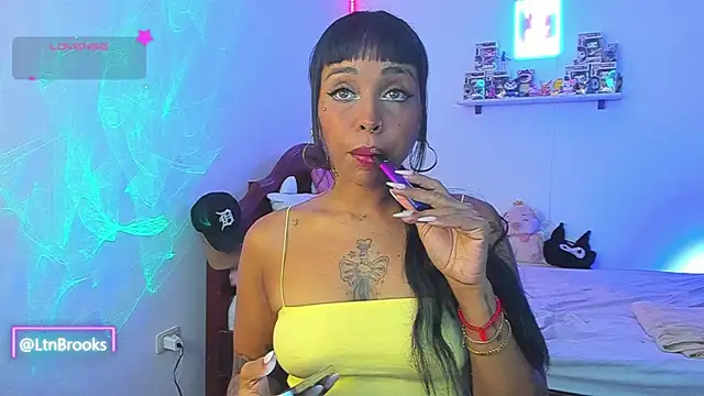 Annaa Brooks online show from November 30, 2025, 5:19 am