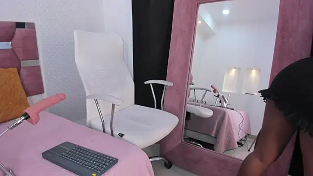 Nathy Ross online show from November 24, 2025, 12:16 pm