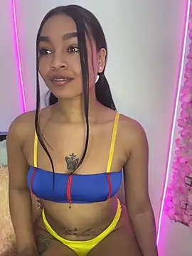 Snapshot of Lynda_Bonnie chatting on April 18, 2026, 5:48 pm Lynda Bonnie online show from April 18, 2026, 5:48 pm
