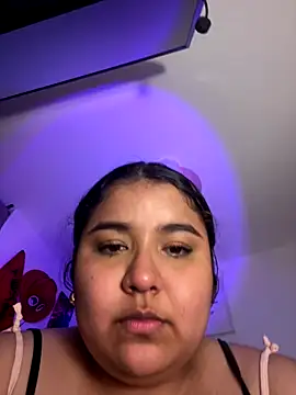 emyrose2 online show from September 10, 2025, 11:04 pm