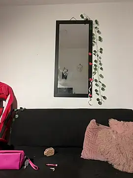 emyrose2 online show from February 23, 2025, 2:40 am