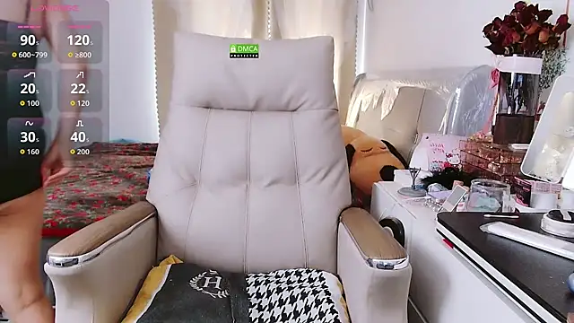 Tangtang-baby online show from December 21, 2025, 5:31 am