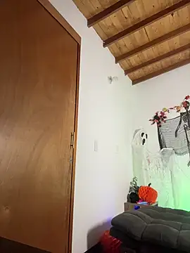 Maryybellax online show from November 5, 2025, 10:35 pm