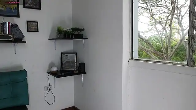 Snapshot of atenea_02_love chatting on June 2, 2026, 9:15 pm atenea 02 love online show from June 2, 2026, 9:15 pm