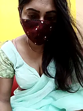 Snapshot of Thamarai28 chatting on September 13, 2025, 11:43 am Thamarai28 online show from September 13, 2025, 11:43 am