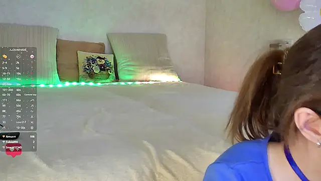 Roseaa online show from June 3, 2026, 2:44 pm