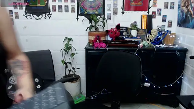 Snapshot of Nyx_Blackmoon chatting on March 5, 2025, 2:01 pm Nyx Blackmoon online show from March 5, 2025, 2:01 pm