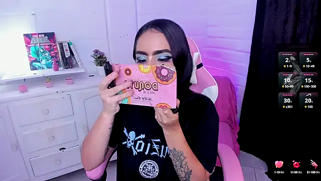 Snapshot of Nyx_Blackmoon chatting on September 16, 2025, 2:07 pm Nyx Blackmoon online show from September 16, 2025, 2:07 pm