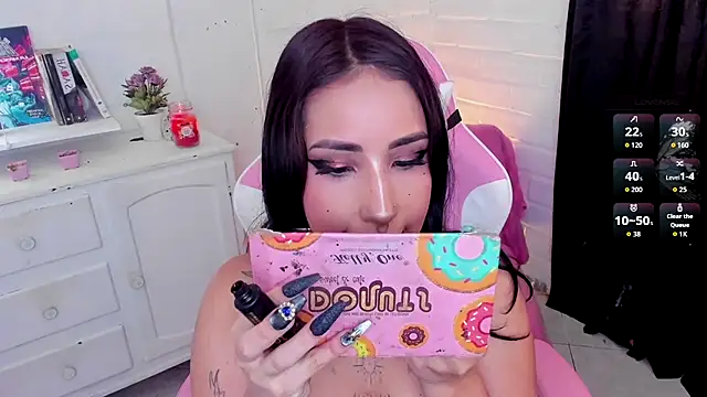 Snapshot of Nyx_Blackmoon chatting on September 29, 2025, 2:34 pm Nyx Blackmoon online show from September 29, 2025, 2:34 pm