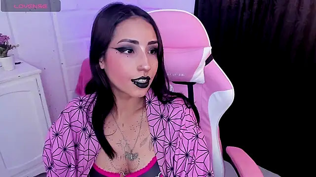 Snapshot of Nyx_Blackmoon chatting on September 23, 2025, 4:03 pm Nyx Blackmoon online show from September 23, 2025, 4:03 pm