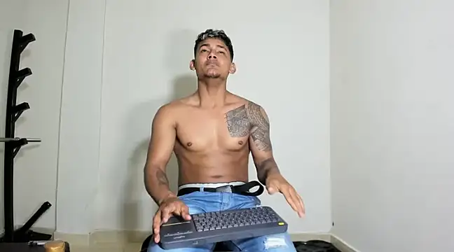 Blackhot000 online show from March 19, 2025, 2:27 am