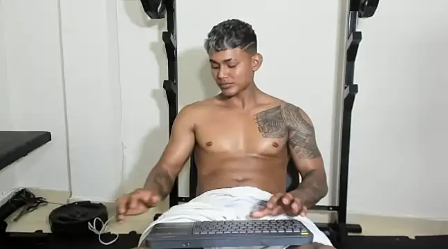 Blackhot000 online show from February 25, 2025, 6:03 am