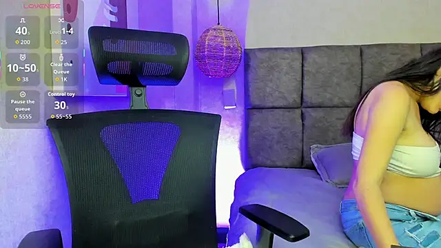 elizabeth 20 online show from October 13, 2025, 7:48 pm