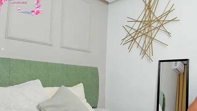 elizabeth 20 online show from October 30, 2025, 7:11 pm