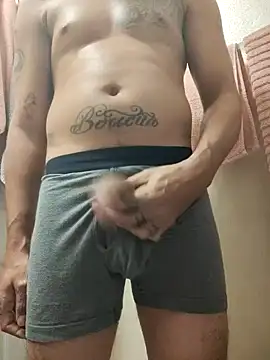 Snapshot of Rican8inches chatting on February 8, 2025, 11:55 pm Rican8inches online show from February 8, 2025, 11:55 pm