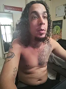 Snapshot of Rican8inches chatting on February 20, 2025, 9:31 pm Rican8inches online show from February 20, 2025, 9:31 pm