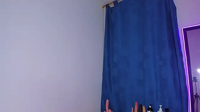 Snapshot of MELINAMARTINS chatting on February 7, 2026, 9:56 pm MELINAMARTINS online show from February 7, 2026, 9:56 pm