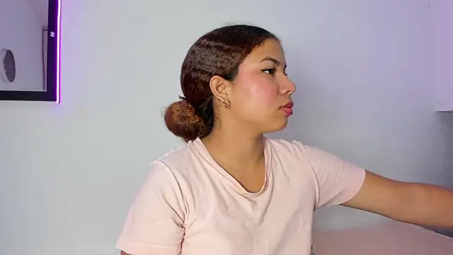 Snapshot of MELINAMARTINS chatting on May 30, 2026, 10:48 pm MELINAMARTINS online show from May 30, 2026, 10:48 pm
