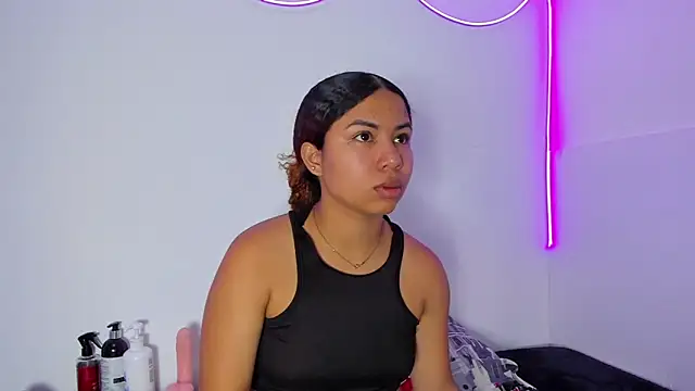 Snapshot of MELINAMARTINS chatting on February 4, 2026, 8:48 pm MELINAMARTINS online show from February 4, 2026, 8:48 pm