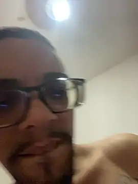 Snapshot of Diegodelicia chatting on July 9, 2026, 4:13 am Diegodelicia online show from July 9, 2026, 4:13 am
