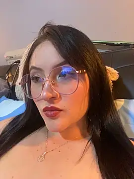 ValentinaOrtiz3 online show from October 1, 2025, 3:11 am