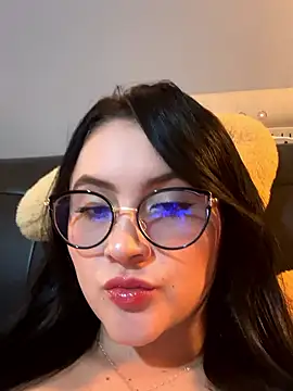 ValentinaOrtiz3 online show from January 19, 2026, 2:26 am