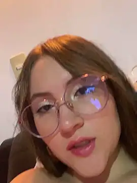 ValentinaOrtiz3 online show from March 14, 2025, 3:48 am