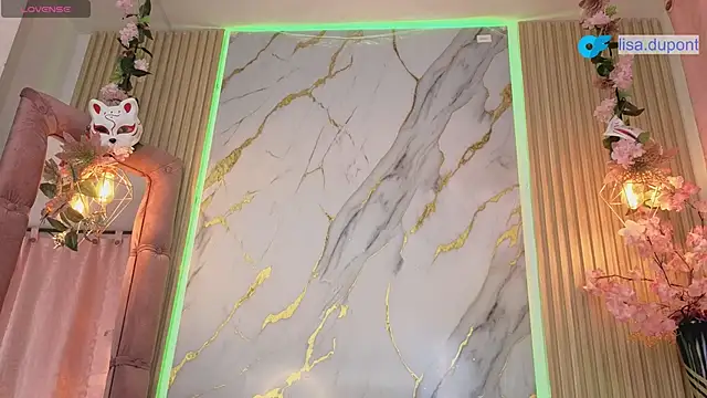 LissaDupont online show from October 8, 2025, 8:09 pm