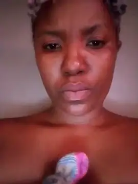 Coco Nile online show from March 4, 2025, 8:02 am