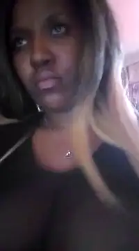 Coco Nile online show from March 3, 2025, 3:11 pm