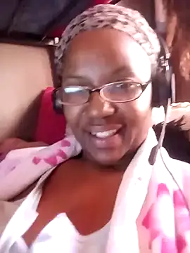 Coco Nile online show from September 26, 2025, 10:44 am