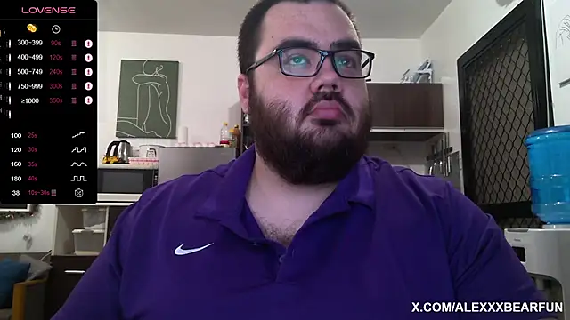 Snapshot of alexxxbear chatting on November 23, 2025, 2:27 pm alexxxbear online show from November 23, 2025, 2:27 pm