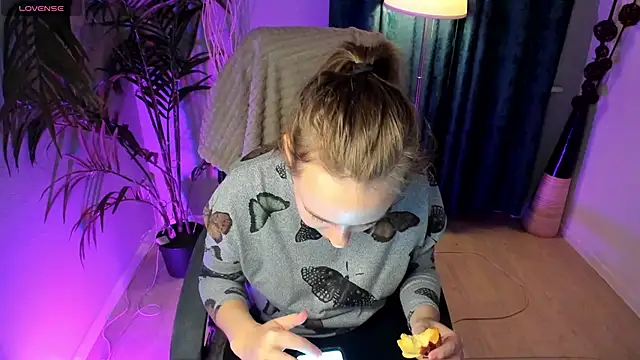 Lika 0ne online show from October 7, 2025, 12:06 pm