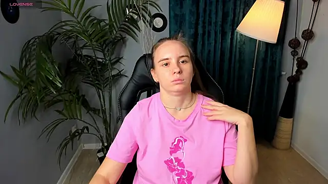 Lika 0ne online show from October 13, 2025, 12:18 pm