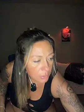 bossyroxy84 online show from November 21, 2025, 12:53 am