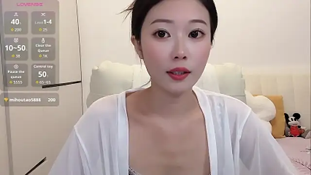 yunyun121 online show from October 24, 2025, 3:22 pm