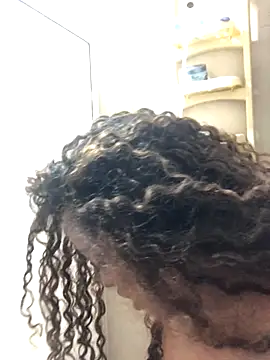 Snapshot of Anitta_bell chatting on December 18, 2025, 8:01 pm Anitta bell online show from December 18, 2025, 8:01 pm