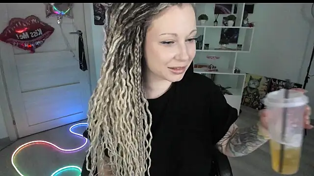 HoneySallyMoore online show from March 25, 2026, 3:11 pm