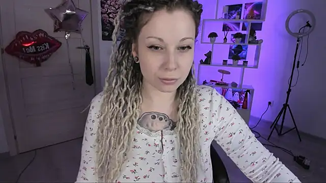 HoneySallyMoore online show from November 3, 2025, 3:34 am