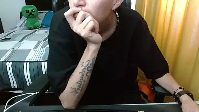 duo peludoo online show from April 22, 2026, 3:52 pm