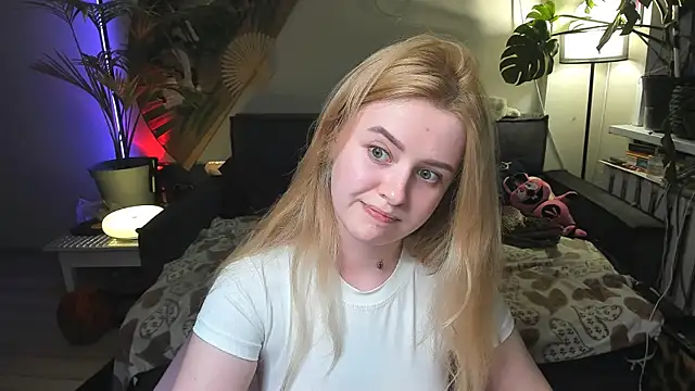 Alexa Pirs online show from May 16, 2026, 7:35 pm