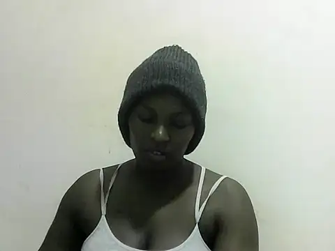 Snapshot of FudgeBabe chatting on February 19, 2025, 4:44 pm FudgeBabe online show from February 19, 2025, 4:44 pm