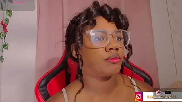 Daphnewalker   online show from February 1, 2026, 11:52 am