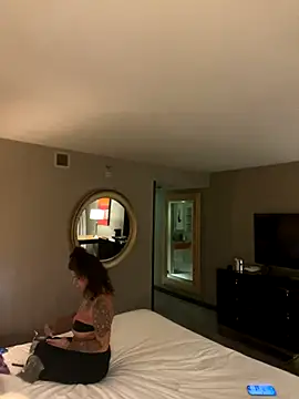 cheffboyrg online show from October 28, 2025, 6:45 am