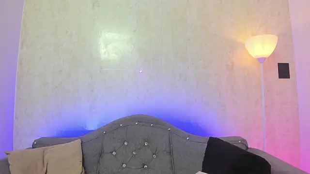 AntoniSantoss online show from April 5, 2026, 7:42 pm