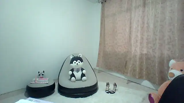 Snapshot of Hanna_latinaa chatting on March 14, 2025, 11:11 pm Hanna latinaa online show from March 14, 2025, 11:11 pm